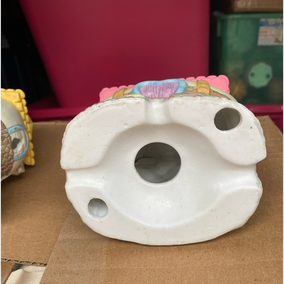 TWO VINTAGE CERAMIC LIGHT UP PLUG IN EASTER SPRING HOUSES REPAINTED TO REFRESH - Picture 8 of 8